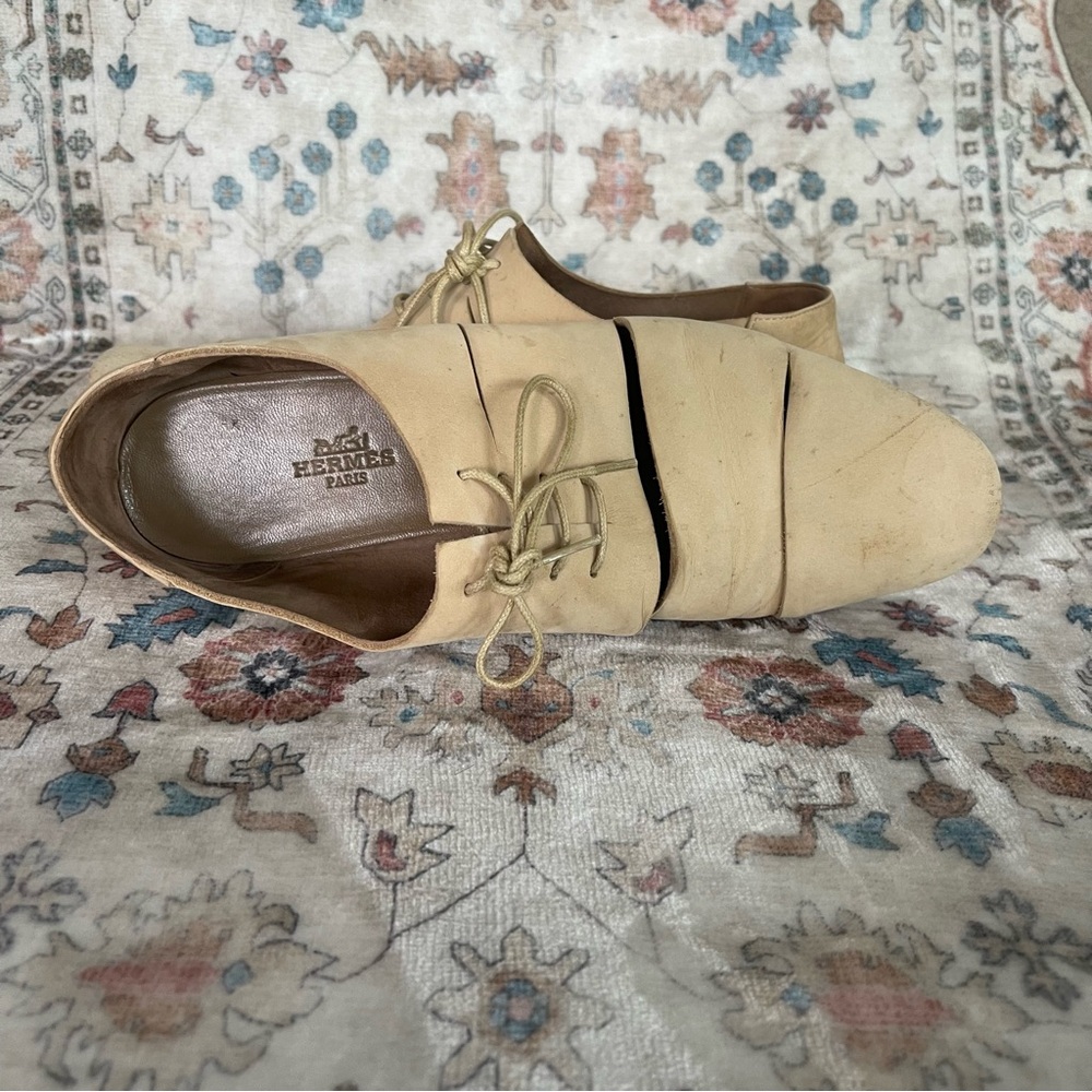 Hermes Richelieu Cream Suede Lace-Up Shoes - Picture 4 of 10